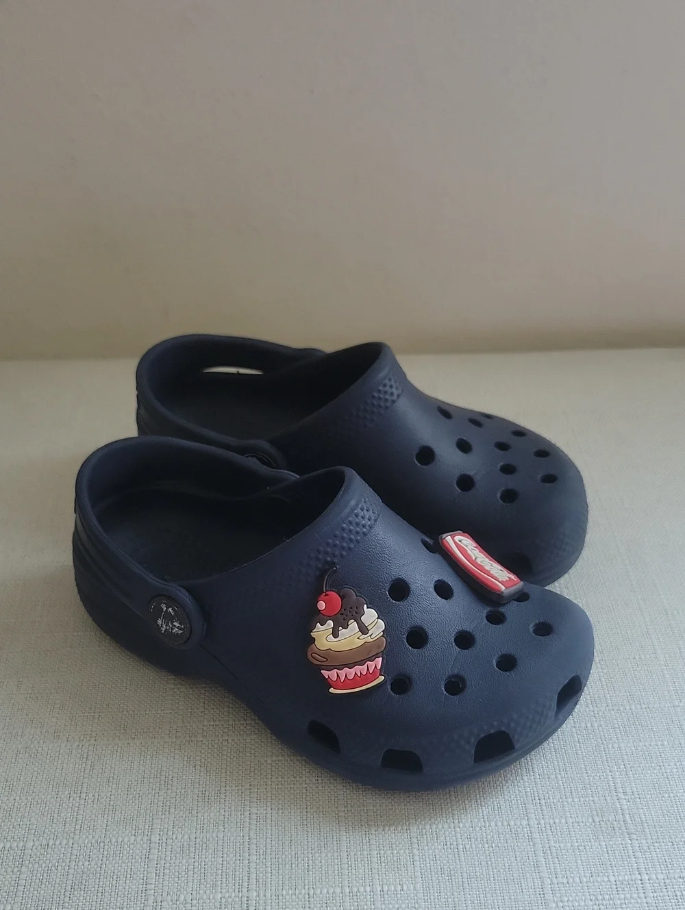 Crocs Kids Navy Classic Clog with Fun Charms Toddler Size 9